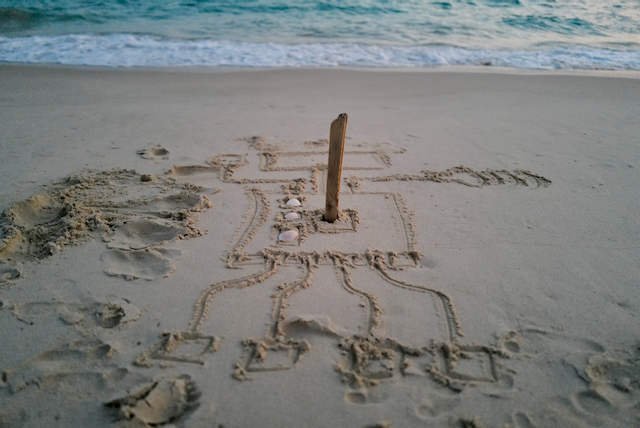 The way to RooK drawn in the sand